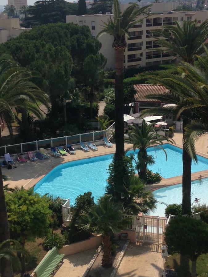 Appartement T2 De Standing Au Pied Des Plages Golfe-Juan Exterior foto