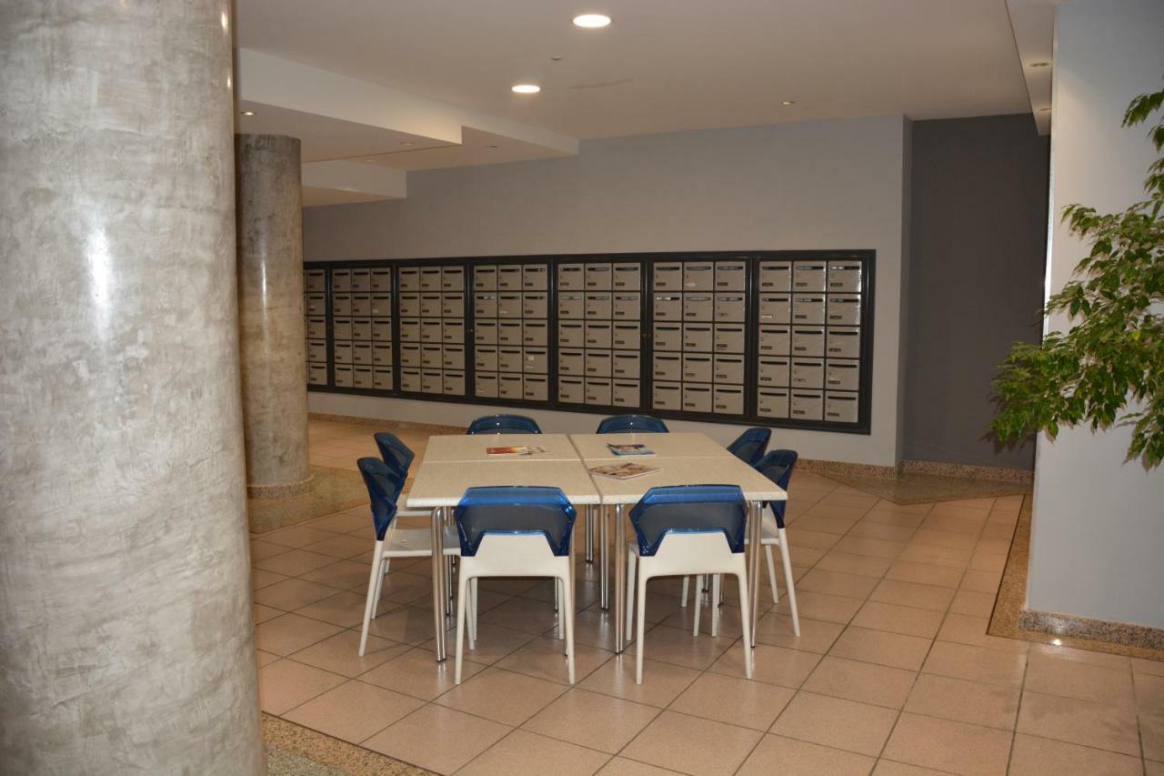 Appartement T2 De Standing Au Pied Des Plages Golfe-Juan Exterior foto