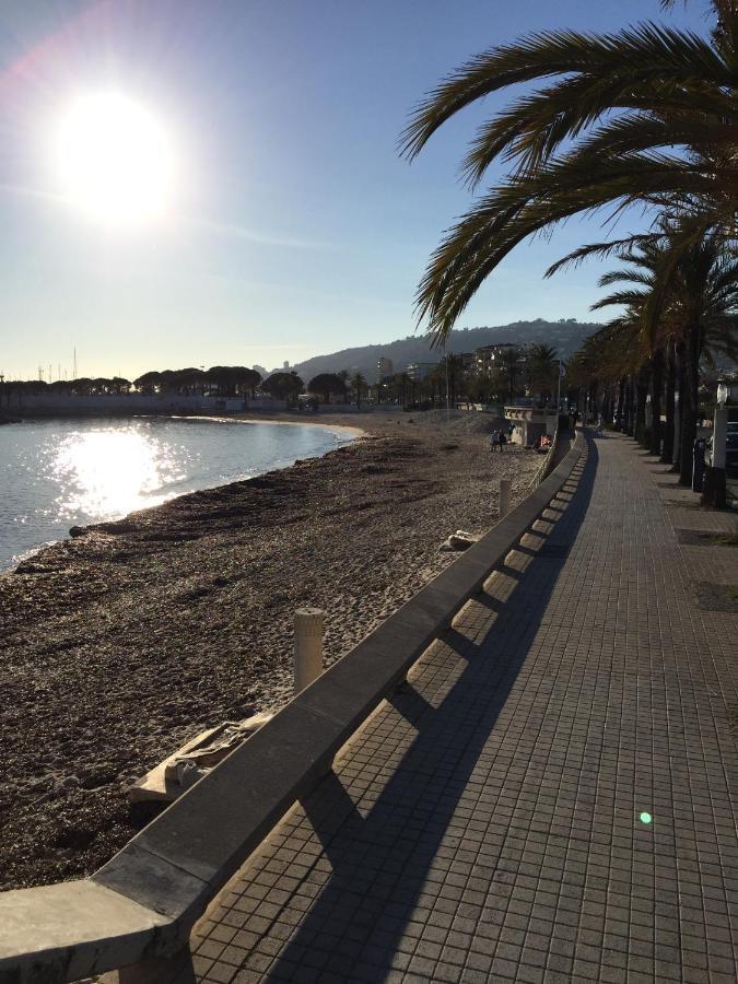 Appartement T2 De Standing Au Pied Des Plages Golfe-Juan Cameră foto